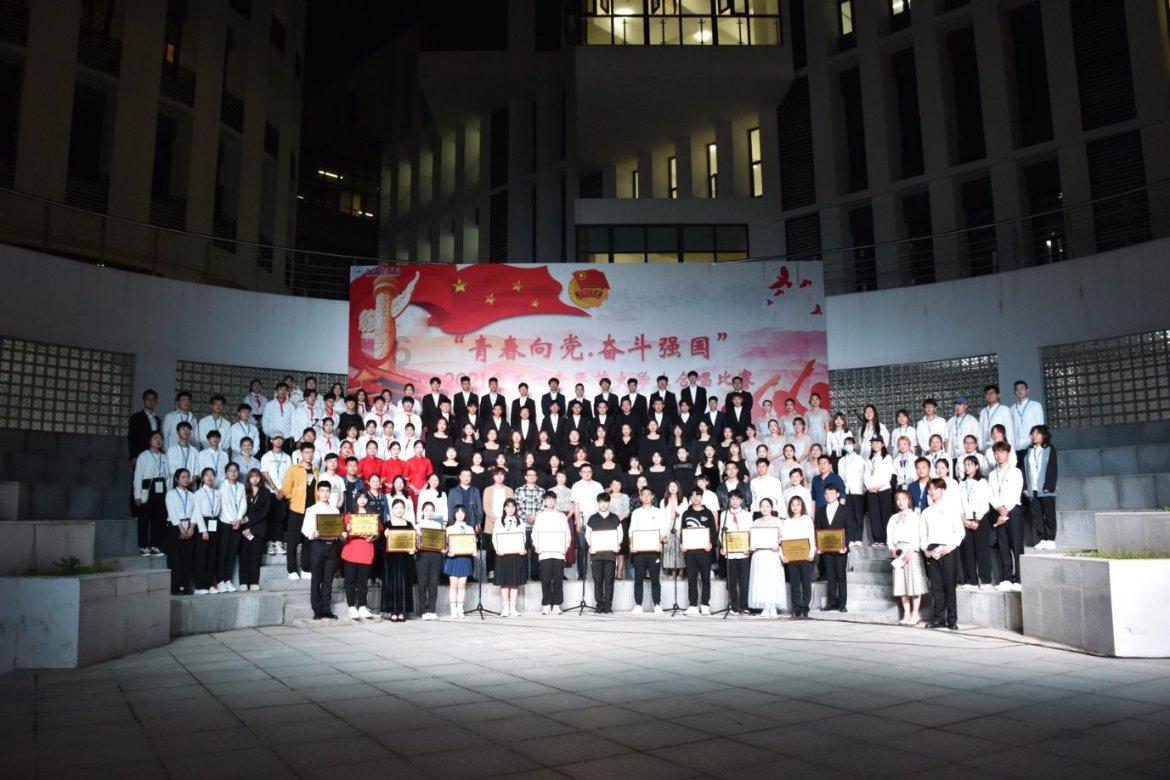 字母哥唯一拿到媒体投票满票,约基奇99票恩比德98票